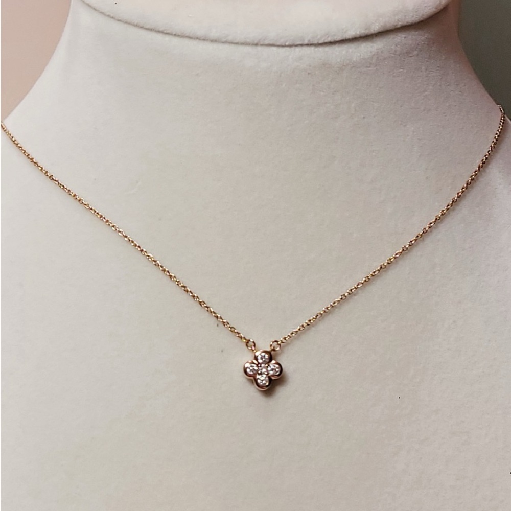 18k solid rose gold clover necklace